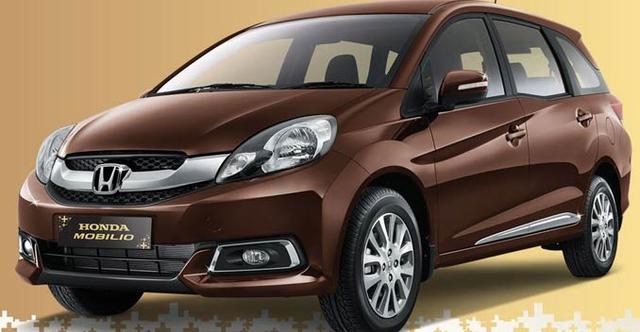 About a month shy of its official launch in the nation, Honda Mobilio was seen making its way to a popular mall in Ghaziabad, Uttar Pradesh.