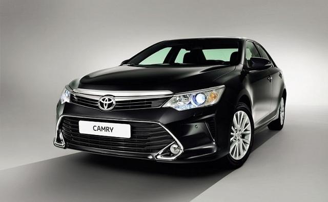 2015 Toyota Camry Facelift Launched in India at Rs. 28.80 Lakh