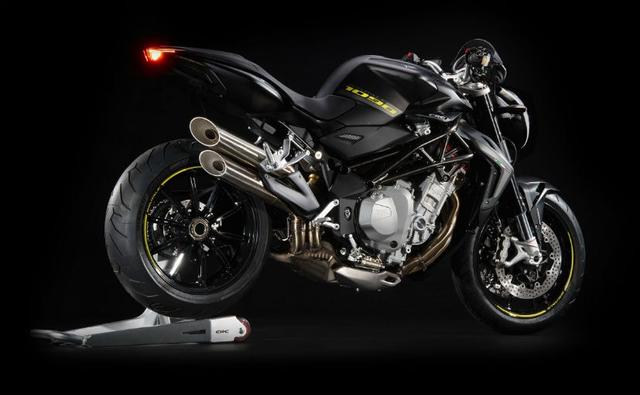 MV Agusta has started accepting orders of its litre-class streetfighter, Brutale 1090. The bike has been priced at Rs. 19.3 lakh (ex-showroom, Pune) and can be booked through MV Agusta India's website. The top 10 buyers will get their bikes in just 20 days.