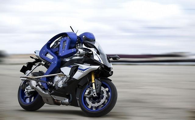 Currently in its second phase of development, Yamaha Motobot is expected to be fully functional, and start riding bikes at race tracks, by 2017.