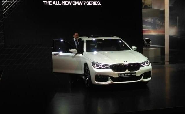 Sachin Tendulkar Launches New BMW 7-Series; Priced at Rs. 1.1 Crore