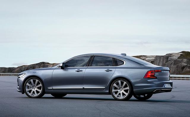 We drive the all-new Volvo S90 to find out what does this flagship sedan from the Swedish carmaker has to offer.