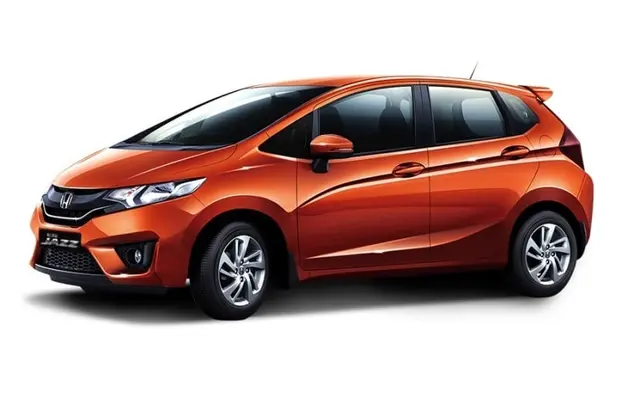 The Honda Jazz facelift has been spotted testing for the first time without camouflage. The car was caught testing in Brazil and is expected to come with considerable cosmetic changed and new features as well.