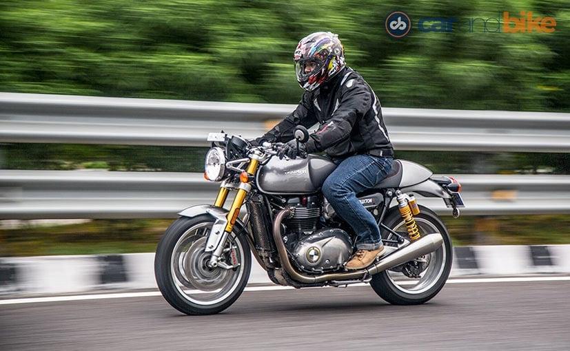 Perhaps the best-looking and performing neo-retro motorcycle on the market, the Triumph Thruxton is a great overall package. The Retro cafe racer looks along with a wonderful 1,200cc parallel twin engine is really tough to say no to.