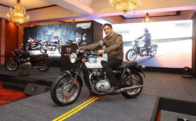 The new Triumph Bonneville T100 finally made its debut in India. It is priced at Rs. 7.78 lakh (ex-showroom, Delhi). It will replace the existing T100 and borrows the engine from the Triumph Street Twin. The new Bonneville T100 was unveiled recently at the INTERMOT motorcycle show and gets a new engine - the one from the Street Twin - and comes equipped with technology like electronic ride-by-wire throttle, traction control, torque-assist clutch and standard ABS.