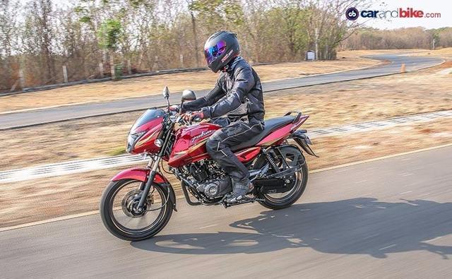 Aesthetically, there is nothing to differentiate the new Pulsar 150. The only cosmetic changes are new colours, new decals, new faux carbon fibre finish on some plastic bits and a matte finish for the engine. The exhaust is new too, and now gets a larger bore for better performance and tonal quality.