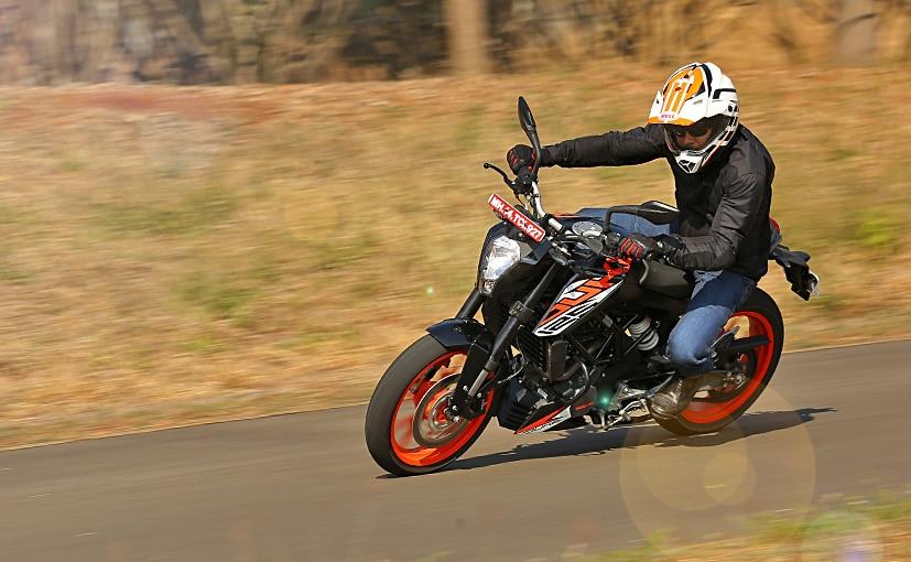 We spend some time babysitting the newest member of the KTM Duke family, the KTM 125 Duke, at Bajaj Auto's test track at Chakan, near Pune. And we try and seek some answers to see if it has the same entertaining KTM DNA and if it's worth the over Rs. 1 lakh price tag.
