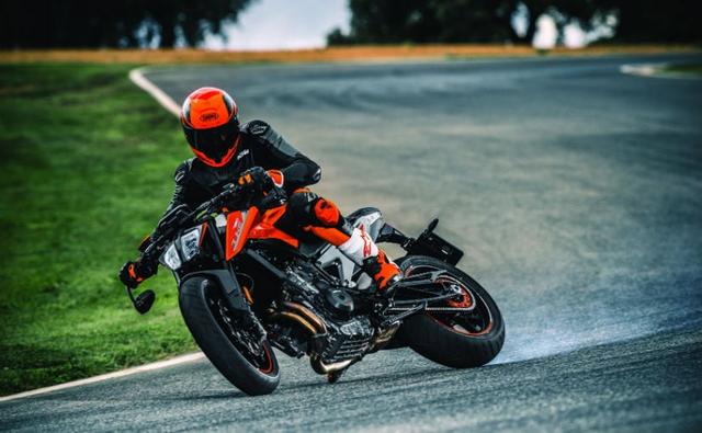 KTM has launched the KTM 790 Duke in India at Rs. 8.63 lakh. It is the first time that KTM is going beyond its 390 series and launching a middleweight motorcycle. Here are the live updates.