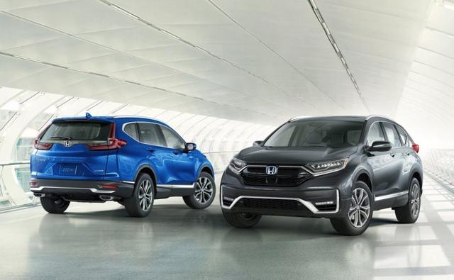 Honda has finally pulled the wraps off the 2020 Honda CR-V facelift. This particular model is the US-spec version, and in addition to refreshed styling, new features and upgraded engine options, the CR-V now also comes in an electric-hybrid variant.