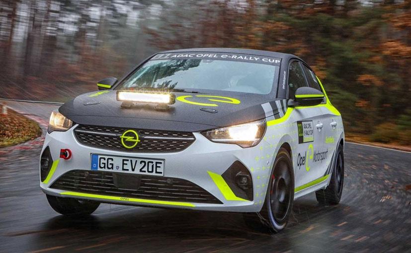 The Corsa-e Rally has the same battery as the production car. The 50kWh energy storage capacity enables a range of 337 km.