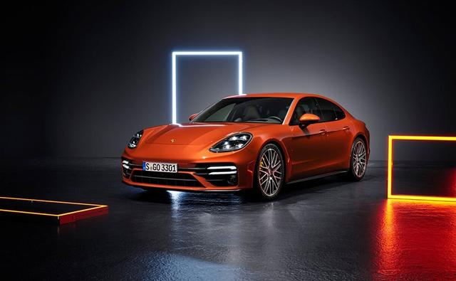 Targeted design features, such as a new front section, modified tail light strip, new wheels and colours sharpen the identity of the new Panamera.