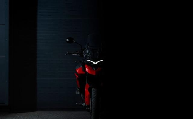 Triumph Motorcycles has teased the new Triumph Tiger 850 Sport, which will be unveiled on November 17, 2020.