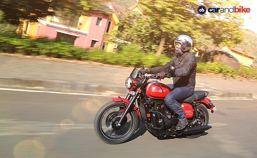 The most-affordable Jawa gets updated for 2021. We swing a leg over it to get a sense of how much has changed on the Jawa Forty-Two 2.1 as it's called.