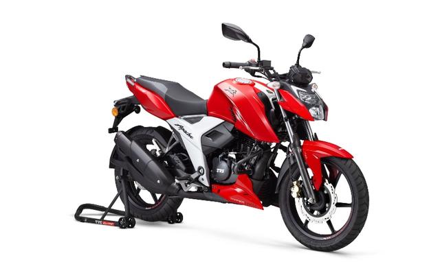 The 2021 Apache RTR 160 4V weighs 2 kg less, and there's been a marginal increase in power. No Bluetooth connectivity on the India-spec model yet.
