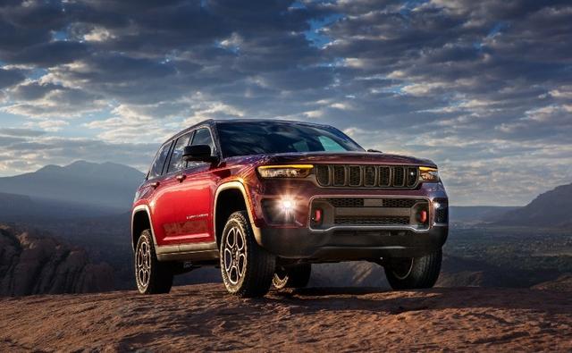 The 2022 Jeep Grand Cherokee is built on an all-new architecture, a new plug-in hybrid engine option, and a host of new features that make it the most advanced iteration of the SUV yet.