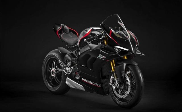 The top-of-the-line Ducati Panigale V4 SP is the more track focussed version and benefits from several upgrades aimed towards weight savings including lighter alloy wheels along, carbon fibre bodywork and track accessories.