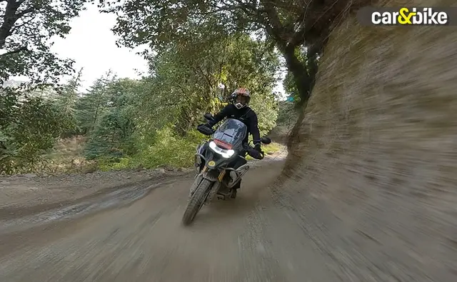 We spend some time hustling the new Triumph Tiger 1200 Rally Pro and Tiger 1200 GT Pro in the backroads of Himachal Pradesh to see what has changed on the latest generation Tiger 1200.
