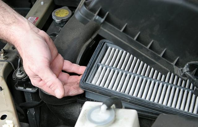 In this article, we will be discussing the adverse effects caused due to the ill condition of the lungs of your vehicles engine  the air filter, how to know that it needs replacement and what is the average replacement cost.
