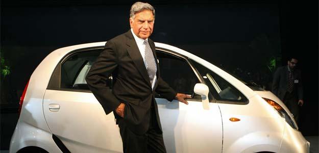 Ratan Tata was seen being driven in the Tata Nano Electric at the Taj Mahal hotel in Mumbai, and netizens are hailing the legendary businessman for his simplicity.