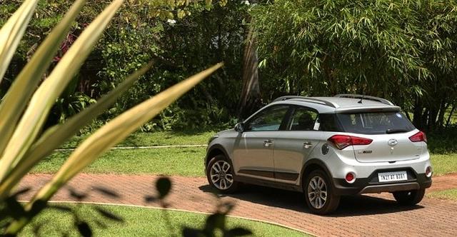 The i20 Active will come with sharp creases on the sides and we expect a new alloy wheel design to be introduced as well. As far as the dimensions are concerned, the the facelifted model will be identical to the current model and will be under the 4 metre mark. The facelifted version will debut at the Auto Expo 2018.