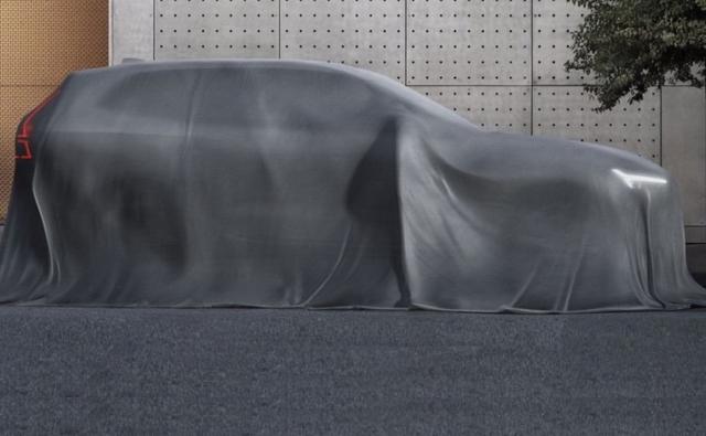Volvo will finally pull the wraps off the new-generation XC60 SUV at the upcoming 2017 Geneva Motor Show, next month. Ahead of its official unveiling, the Swedish carmaker has released a set of teaser images giving us a sneak peek at the new-gen Volvo XC60. While the carmaker will showcase the car on the 7th of March 2017, you can expect the web unveil much ahead of its public debut.