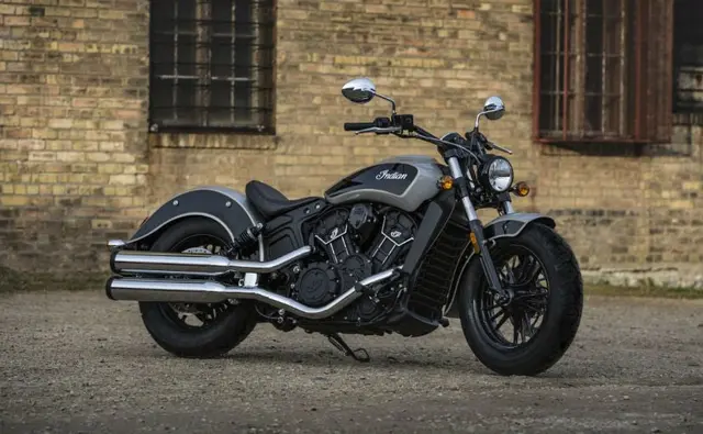 Indian Motorcycles entry-level cruiser, the Indian Scout Sixty, has been introduced in a two-tone paint scheme in Europe and will be available from April 2017 onwards. The new colour option, called Star Silver/Thunder Black joins the existing colour options on the Scout Sixty of red, solid white or black.