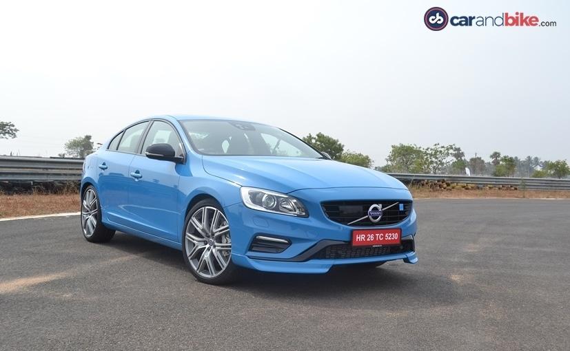 We drove the Volvo S60 Polestar a few months ago in the United States where it impressed us with its eager engine and great road characteristics. Now we are driving it in India in a rather technical racetrack in Coimbatore. Read on to find out our experience.