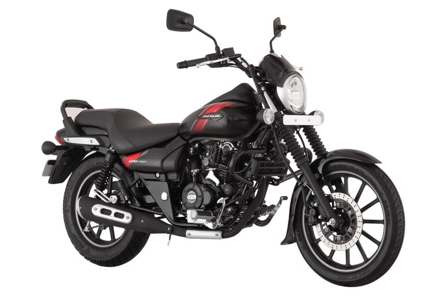 Bajaj Auto has announced prices for the 2018 Bajaj Avenger Street 220 and Cruise 220 motorcycles, both of which are priced at Rs. 93,466 (ex-showroom, Delhi). The 2018 Avenger 220 get comprehensive upgrades over its predecessor sporting LED DRLs, new digital console and new insignia as well. The Bajaj Avenger Street 150 though gets no changes for the new year and continues to be lesser selling model in the cruiser line-up.