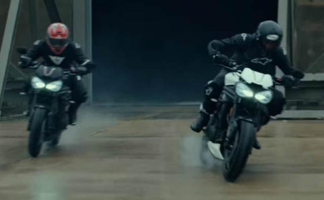Triumph has released a second teaser of the all-new Speed Triple, wherein you can see WSBK legend Carl Fogarty and Isle Of Man TT winner Gary Johnson, going against each other on the new-generation bike.