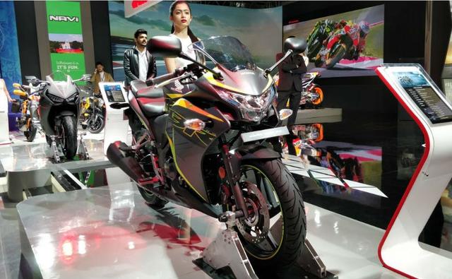 Honda has unveiled the 2018 CBR250R at the ongoing Auto Expo 2018. One of the first quarter-litre offerings in its segment, the CBR250R was pulled off the market last year when it did not get BS-IV upgrades. However, the company has taken its time and has now introduced the 2018 edition that gets new colour options, decals and a full-LED headlamp as part of the updates for 2018.