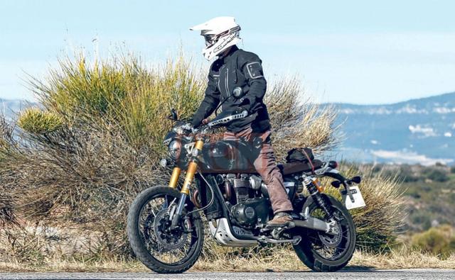 Scrambler motorcycles are getting popular globally and after Ducati, it is Triumph Motorcycles that will be expanding its Scrambler range with a larger capacity engine. While the upcoming Triumph Scrambler 1200 was spotted testing earlier this year, a report suggests that there will be a high-spec version of the Triumph Scrambler 1200, along with an entry-level version also be a part of the line-up.