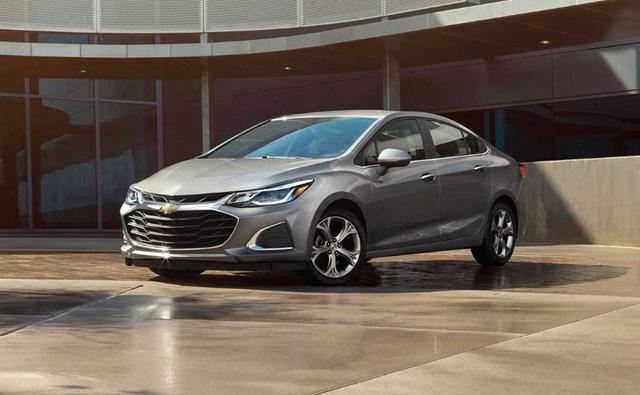For 2019, Chevrolet USA has updated the Cruze sedan with minor styling updates and gets a brand new Infotainment system.