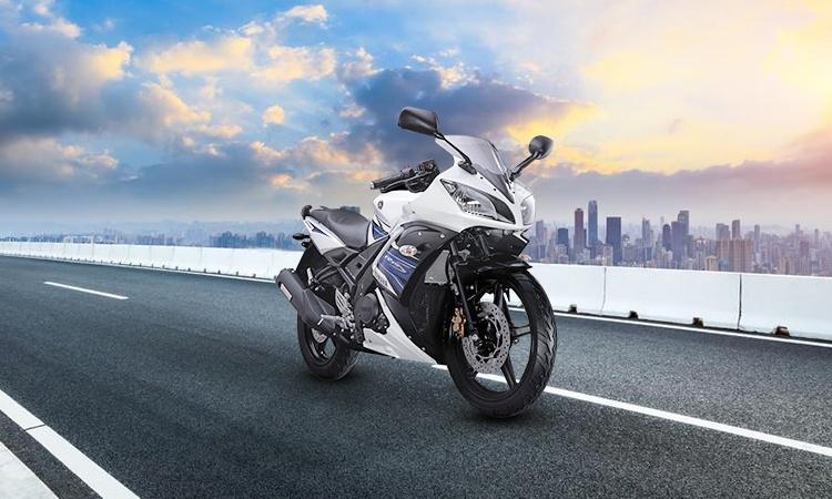 Yamaha YZF R15S Quick Compare