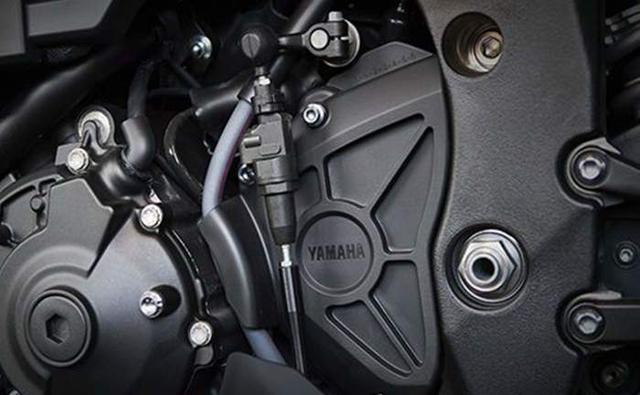 Yamaha R1 Qss