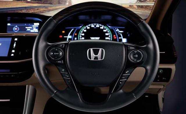 Accord Hybrid Steering Mounted Controls
