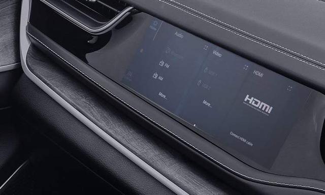 Jeep Grand Cherokee Touch Display