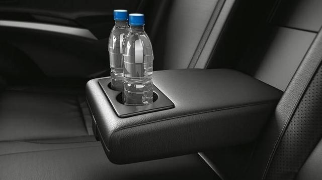 Maruti Suzuki S Cross Rear Hand Rest With Bottle Holder