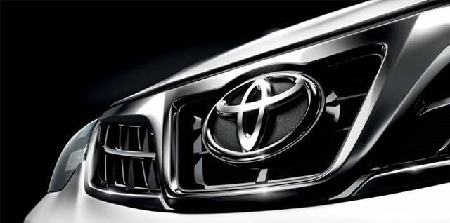Toyota Etios Bold New Chrome Front Grille
