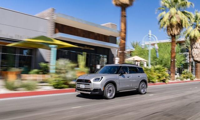 This new-gen petrol-powered Countryman has an intelligent all-wheel-drive system that ensures exceptional traction, safety, and agility across various terrains and weather conditions