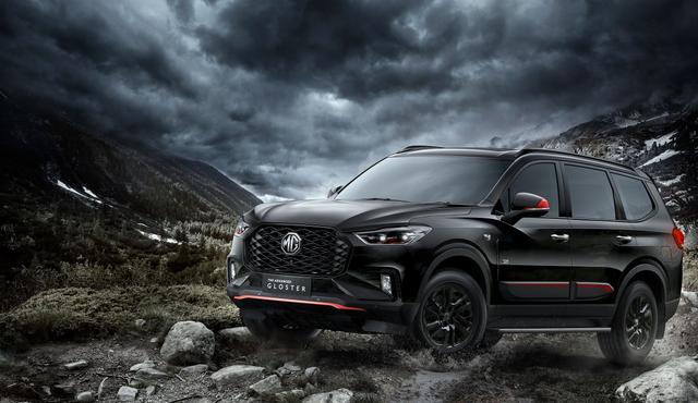 The new MG Gloster Blackstorm edition is offered in both 2WD and 4WD trims, each available in both 6- and 7-seater options. Prices begin at Rs. 40.30 lakh (ex-showroom, Delhi).