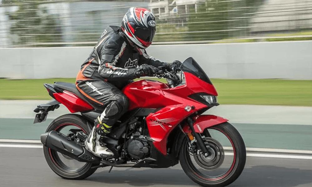 Hero MotoCorp discontinues Xtreme 200S 2V ahead of Karizma's launch, focusing on larger motorcycles with the Xtreme 200S 4V model now leading the way.