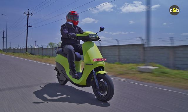 With an aim to lure buyers away from basic petrol scooters, Ola’s S1 Air adopts simplicity from a mechanical standpoint, but still packs features that will grab attention.