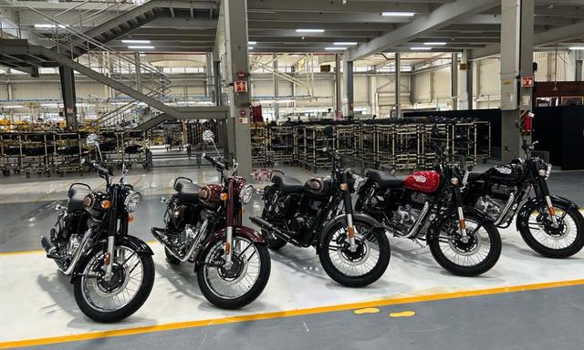 The new Bullet 350 adopts RE’s modern platform and powertrain