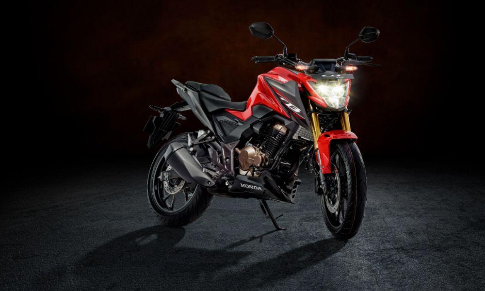 The updated motorcycle now features a modern OBD2-compliant engine, but its performance remains unchanged