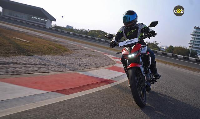 We ride the all-new Xtreme 125R at the Hero Centre of Excellence and Technology and here’s what we have to say about the new sporty commuter