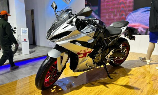The sportbike is based on the same 776 cc, parallel twin engine as the V-Strom 800 DE also displayed at the Expo.