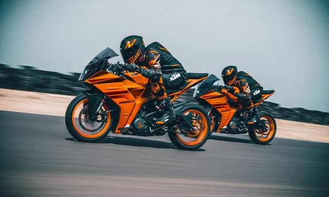 While the mechanical aspects of these models remain unchanged, KTM has introduced new colour options for its entire RC range.