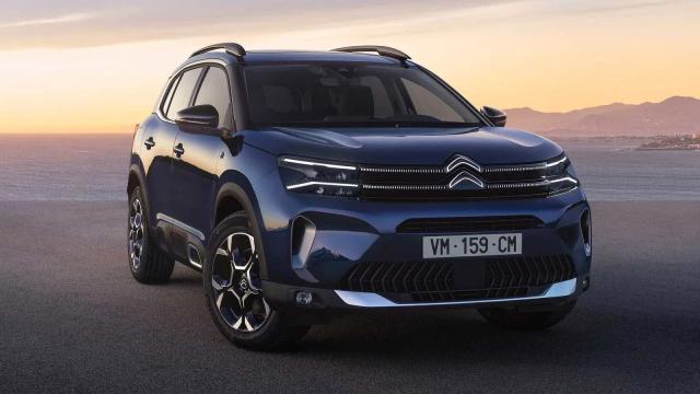 Citroen has released a teaser of the 2022 Citroen C5 Aircross and the modifications look similar to what already seen in the global model.
