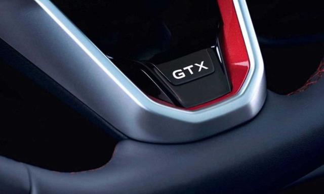 In one of the images shown, a “GTX” badge on the steering wheel announces the arrival of a variant of the same kind as the ID.4 and ID.5 GTX with sporting talent. 