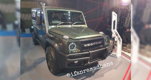 The Ksatria was showcased in 2 guises, a double-cabin pick-up & a 5-door version of the Force Gurkha off-roader and has been built for military application. 
